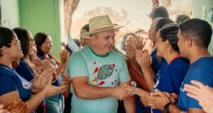 Madalena concede reajuste de 17,4% para professores, o maior entre os municípios do Ceará