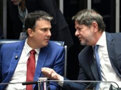 Alece anuncia Cid Gomes e Camilo Santana como agraciados com a Medalha Virgílio Távora