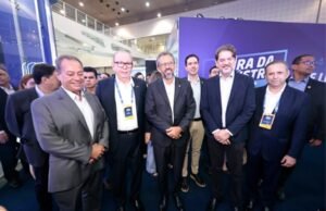 Governador Elmano de Freitas defende indústria como prioridade na política de incentivo fiscal do Estado