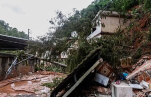 Governo anuncia repasse de R$ 7,3 mil a vítimas das enchentes em MG