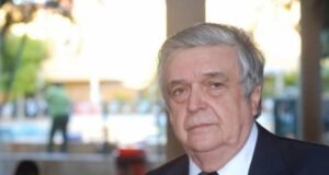 Ex-deputado e criador do Centec Ariosto Holanda morre aos 86 anos