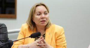 Planilha apreendida pela PF aponta R$ 780 mil em propina para Gorete Pereira em esquema no INSS