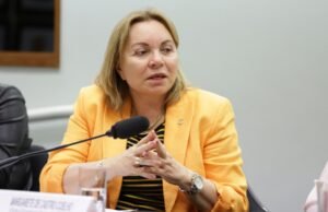 Planilha apreendida pela PF aponta R$ 780 mil em propina para Gorete Pereira em esquema no INSS