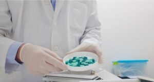 Anvisa suspende empresa de manipulação e manda recolher medicamentos por irregularidades