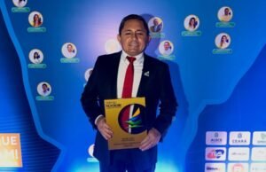 Prefeito de Banabuiú recebe premiação de destaque como um dos melhores prefeitos do Nordeste