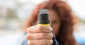 Câmara aprova projeto que libera spray de pimenta para mulheres a partir de 16 anos