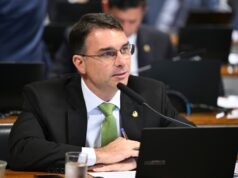 Atuação da direita nos EUA gera tensão, e governo brasileiro aponta influência da gestão Trump