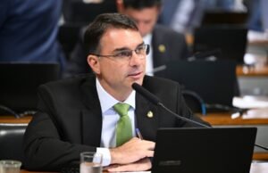 Atuação da direita nos EUA gera tensão, e governo brasileiro aponta influência da gestão Trump