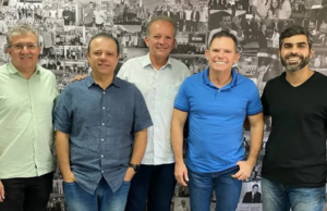 Deputados estaduais do PDT deixarão o partido para evitar expulsão em acordo com André Figueiredo