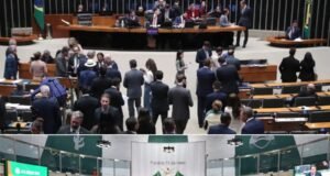 Janela partidária de 2026: 16 deputados já mudaram de legenda no Ceará; prazo vai até 3 de abril