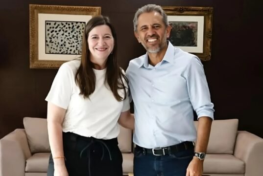 Lia Gomes, irmã de Ciro, deixa Secretaria das Mulheres e declara apoio à reeleição de Elmano