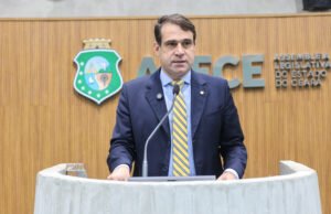 Salmito é reconduzido à presidência da CCJR da Assembleia Legislativa do Ceará