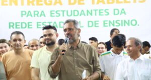Governo do Ceará entrega tablets para 833 alunos em Ipueiras, Poranga e Ipaporanga