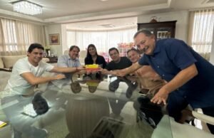 Manoela Pimenta se filia ao PSB e Cid diz que trabalhará pessoalmente para ajudá-la