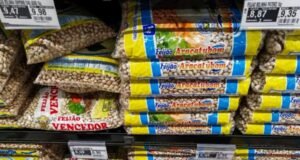 Excesso de chuvas causa aumento no preço do feijão