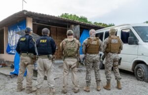 Carga contrabandeada com 1,4 milhão de maços de cigarro é apreendida no Ceará