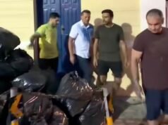 André Fernandes deixa sacolas de lixo em frente à Prefeitura de Fortaleza para gravar vídeo contra gestão de Evandro Leitão