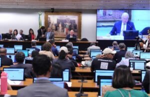 CCJ adia votação sobre fim da escala 6×1 na Câmara