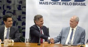 Ciro Gomes libera Aécio para incluir seu nome em pesquisas, mas disputa ao Planalto segue indefinida
