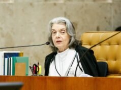 Cármen Lúcia admite crise de confiança no Judiciário e defende reconhecimento do problema