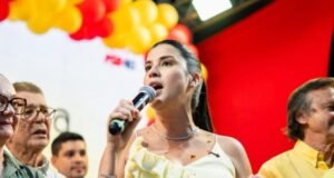 Manoela Pimenta oficializa candidatura a deputada estadual