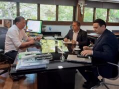 Prefeito de Banabuiú se reúne com secretários do Governo do Ceará e com dono da Libra para tentar evitar fechamento da fábrica