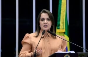 Prefeita sanciona lei que restringe uso de banheiros femininos por mulheres trans e afirma ter “feito o óbvio”