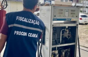 Procon autua postos de combustíveis por preços abusivos durante fiscalização no Ceará