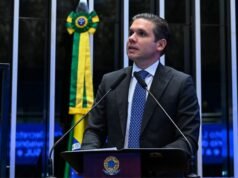 Hugo Motta intensifica agenda na Câmara para votar PEC 6×1 ainda este mês