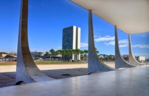 62% dos brasileiros não confiam no Congresso Nacional; desconfiança no STF chega a 55%