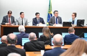 Comissão sobre jornada 6×1 autoriza audiências com ministros, Banco Central, sindicatos e empresariado