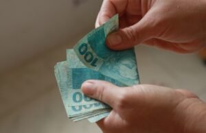 40% da renda no Brasil está concentrada nos 10% mais ricos da população, aponta IBGE