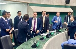 Sessão da Alece é interrompida após discussão entre deputados sobre Maracanaú