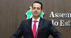 Vitor Valim é alvo de operação que investiga suposto superfaturamento de contratos de R$ 480 milhões em Caucaia