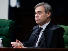 Mudança em investigação que envolve Lulinha gera desconforto em André Mendonça após troca na PF