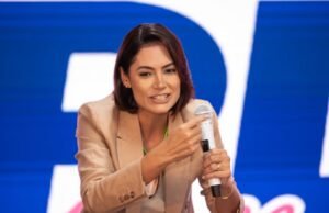 Michelle Bolsonaro chama Alexandre de Moraes de “irmão em Cristo” durante evento político