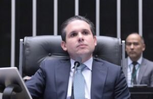Hugo Motta antecipa debate sobre fim da escala 6×1 antes de comissão concluir a votação da PEC