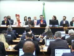 Comissão aprova PEC do fim da escala 6×1; texto vai ao plenário da Câmara