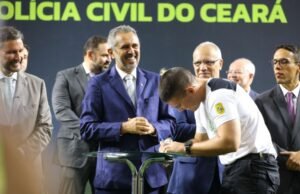 Governo do Ceará dá posse a 750 novos investigadores da Polícia Civil, que iniciam curso de formação