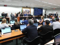 CCJ da Câmara retoma discussão sobre redução da maioridade penal para 16 anos