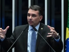 Flávio Bolsonaro aciona STF após Lula associar filhos de Bolsonaro a “traidores”