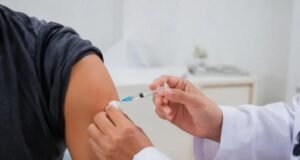 Ministério da Saúde reforça vacinação de crianças e adolescentes contra sarampo, pneumonias e outras doenças
