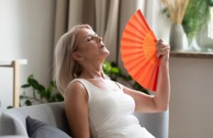 Anvisa aprova medicamento oral sem hormônios para aliviar sintomas da menopausa