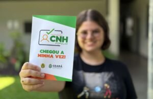 Governo do Ceará anuncia distribuição de mais de 11 mil cartões da CNH Popular