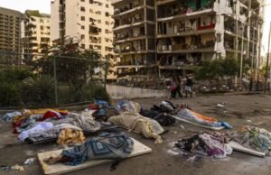 Moradores de La Guaira enfrentam cenário de devastação na Venezuela