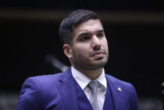 Moraes encerra investigação contra André Fernandes sobre atos golpistas de 8 de janeiro