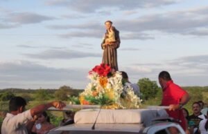 Santo Antônio e o fogo da esperança