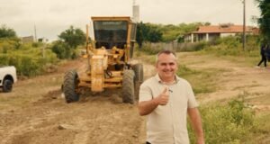 Prefeitura de Madalena inicia piçarramento de estrada do Tigre dos Carneiros, anuncia prefeito Crispiano