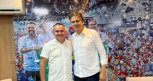 Crispiano Uchôa e senador Camilo Santana asseguram água para o distrito de Cajazeiras