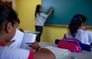 Professores da rede pública poderão usar licença remunerada para cursar pós-graduação